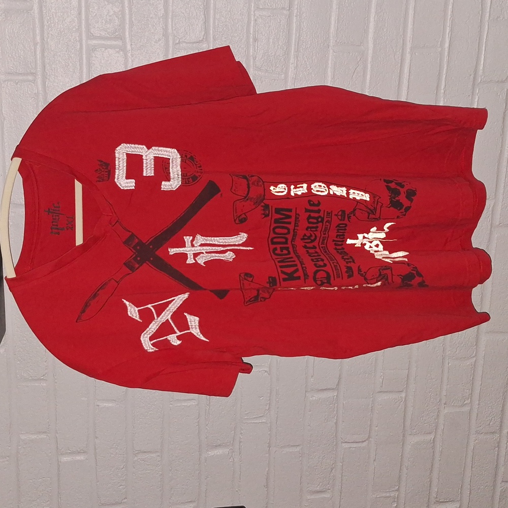 👑 Nostic brand red v-neck tee shirt. Size 2XL.